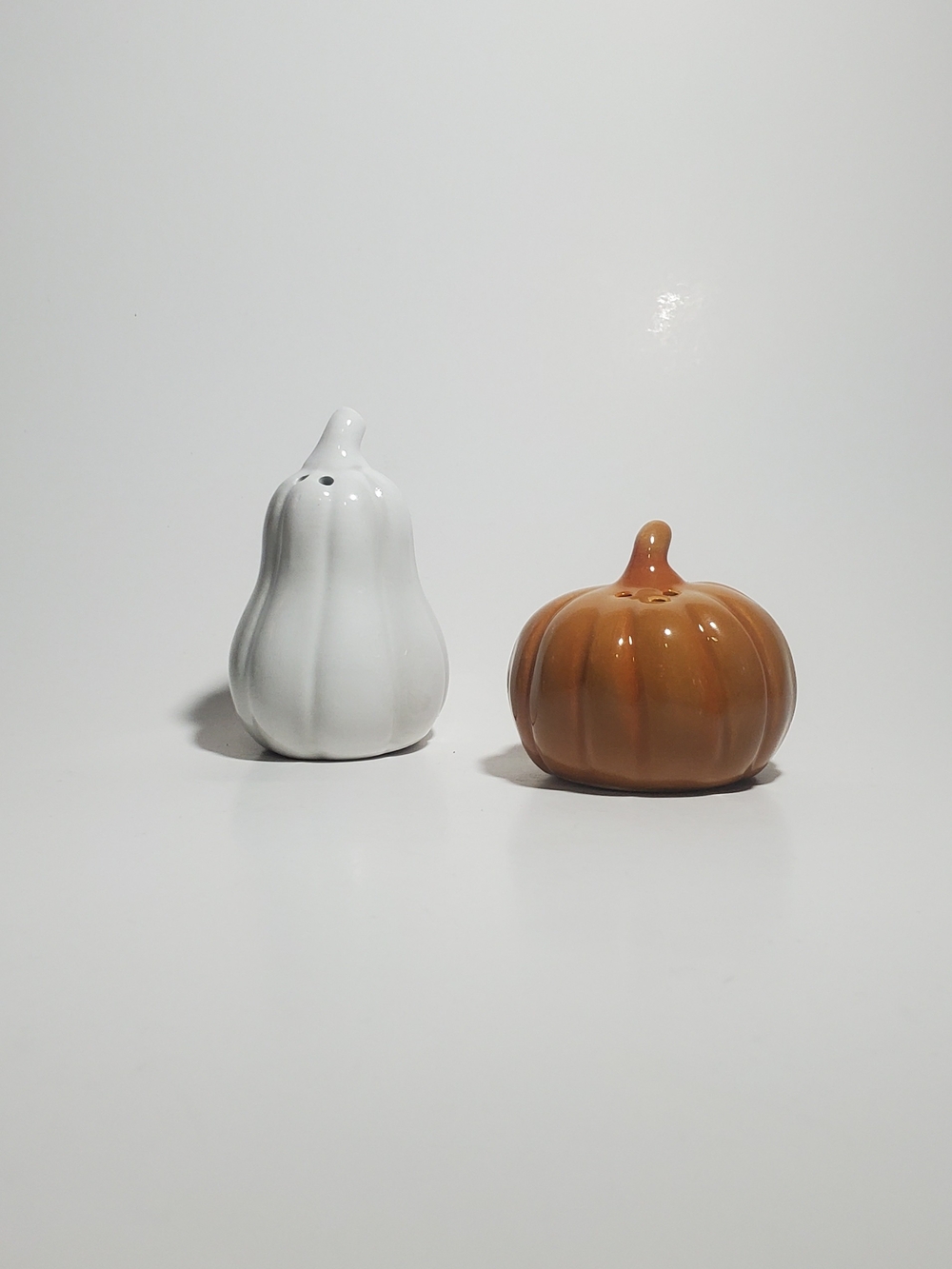 Ceramic Pumpkin & Gourd Salt & Pepper Shaker Set. Thanksgiving. White Orange NWT